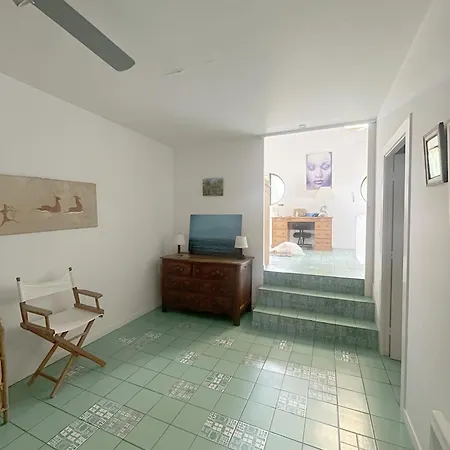 Apartment Porquerolles Island Architectural Seaview Hyères